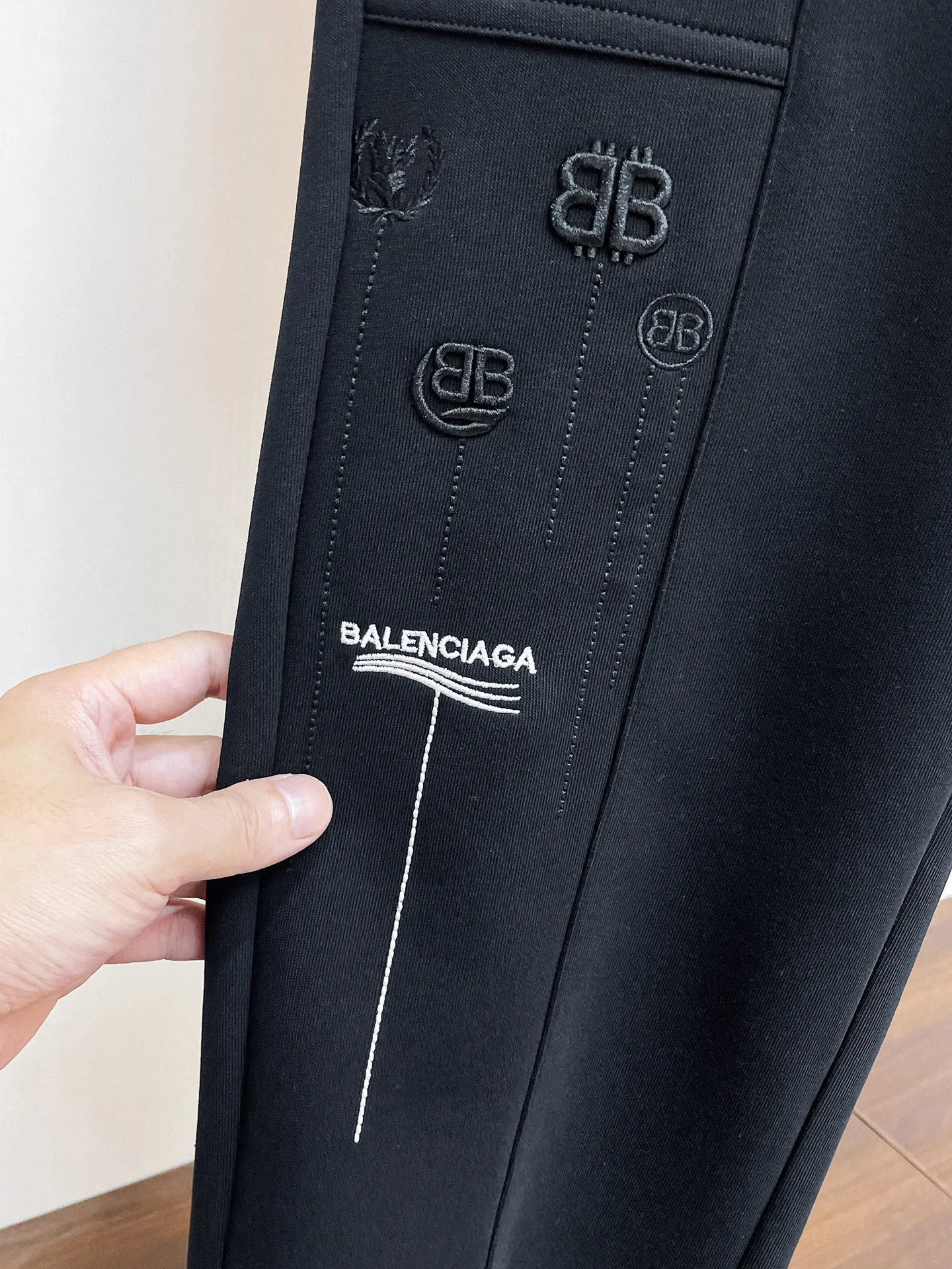 Balenciaga [High Version] 2026 Autumn and Winter latest products, available at counters at the same time, Original product, fashionable casual trousers and casual trousers, using imported original fabrics, top-grade embroidery 🪡 craft letter pattern logo, original hardware accessories decoration, simple yet fashionable, fashionable and handsome upper body, Sizes: M-3XL